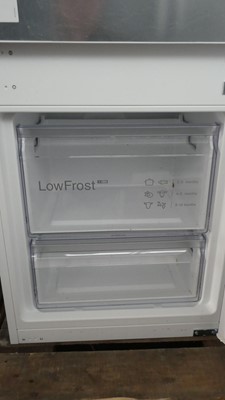 Lot 39 - KIV87NSF0GB Bosch Built-in fridge-freezer...