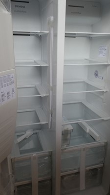 Lot 2 - KA93IVIFPGB Siemens Side-by-side fridge-freezer