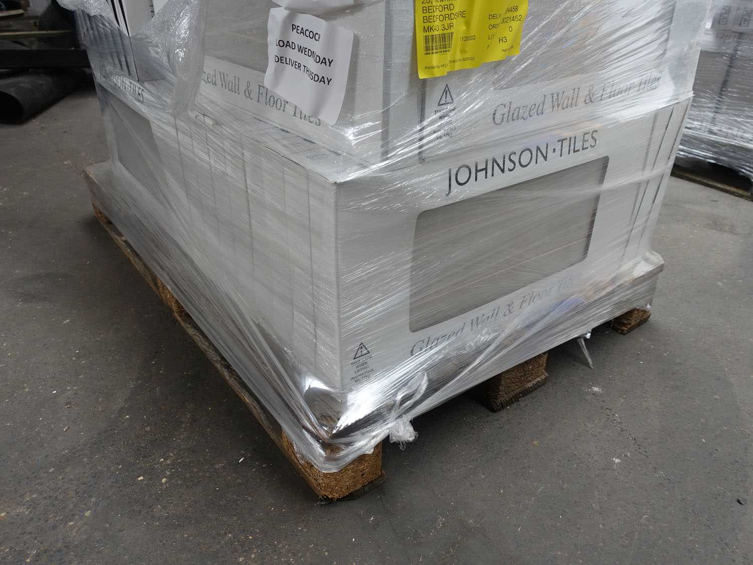Lot 112 - 20 cartons of Johnson Tiles MARC2CE Marc Putty...