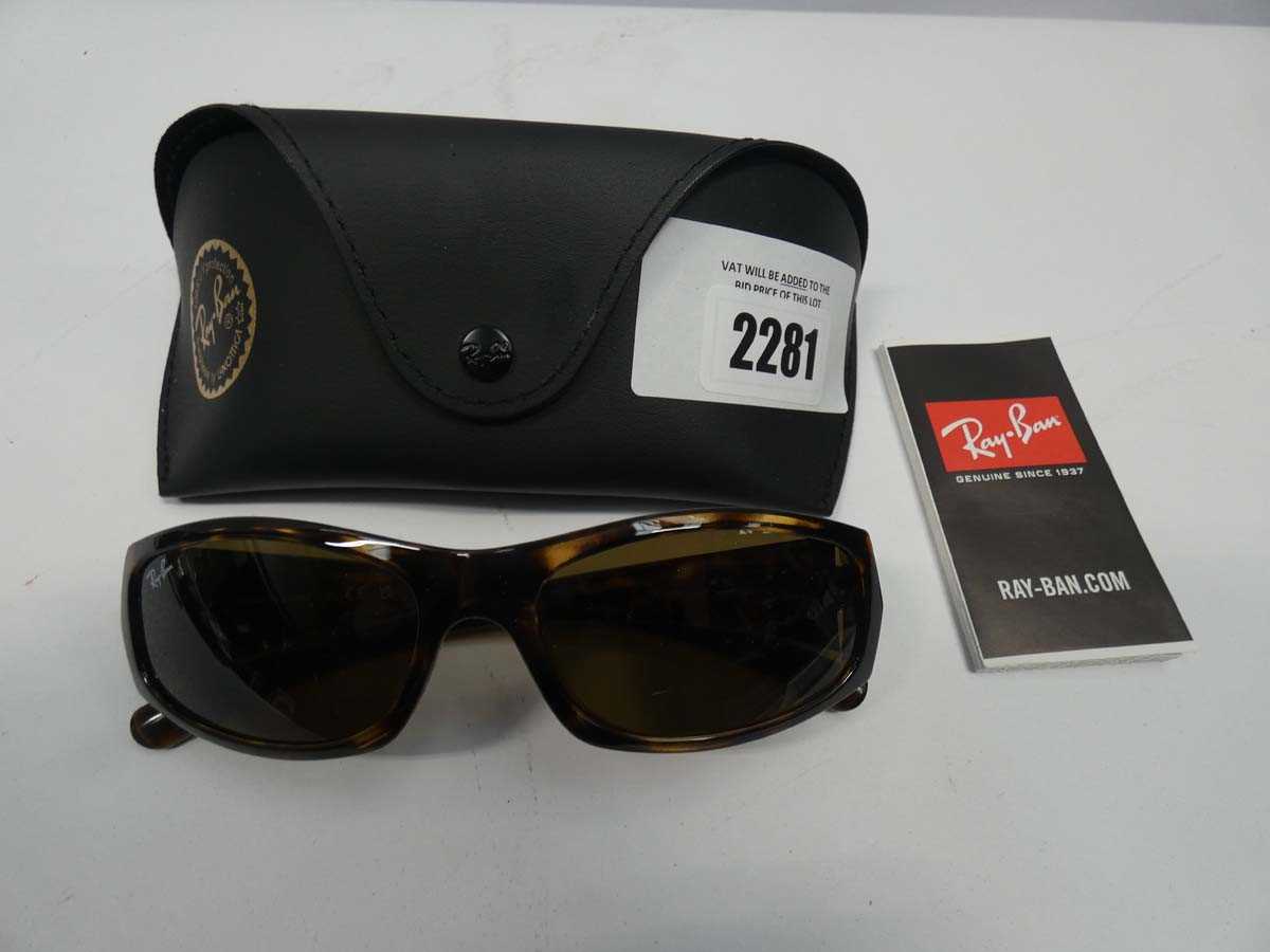Lot 2281 - Ray-Ban RB4093 sunglasses with case