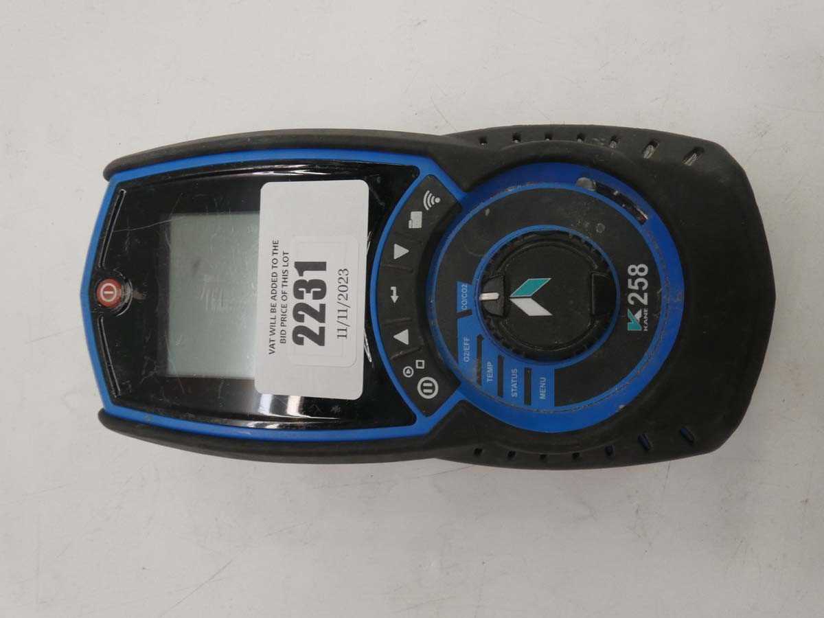 Lot 2231 Kane 258 flue gas analyser