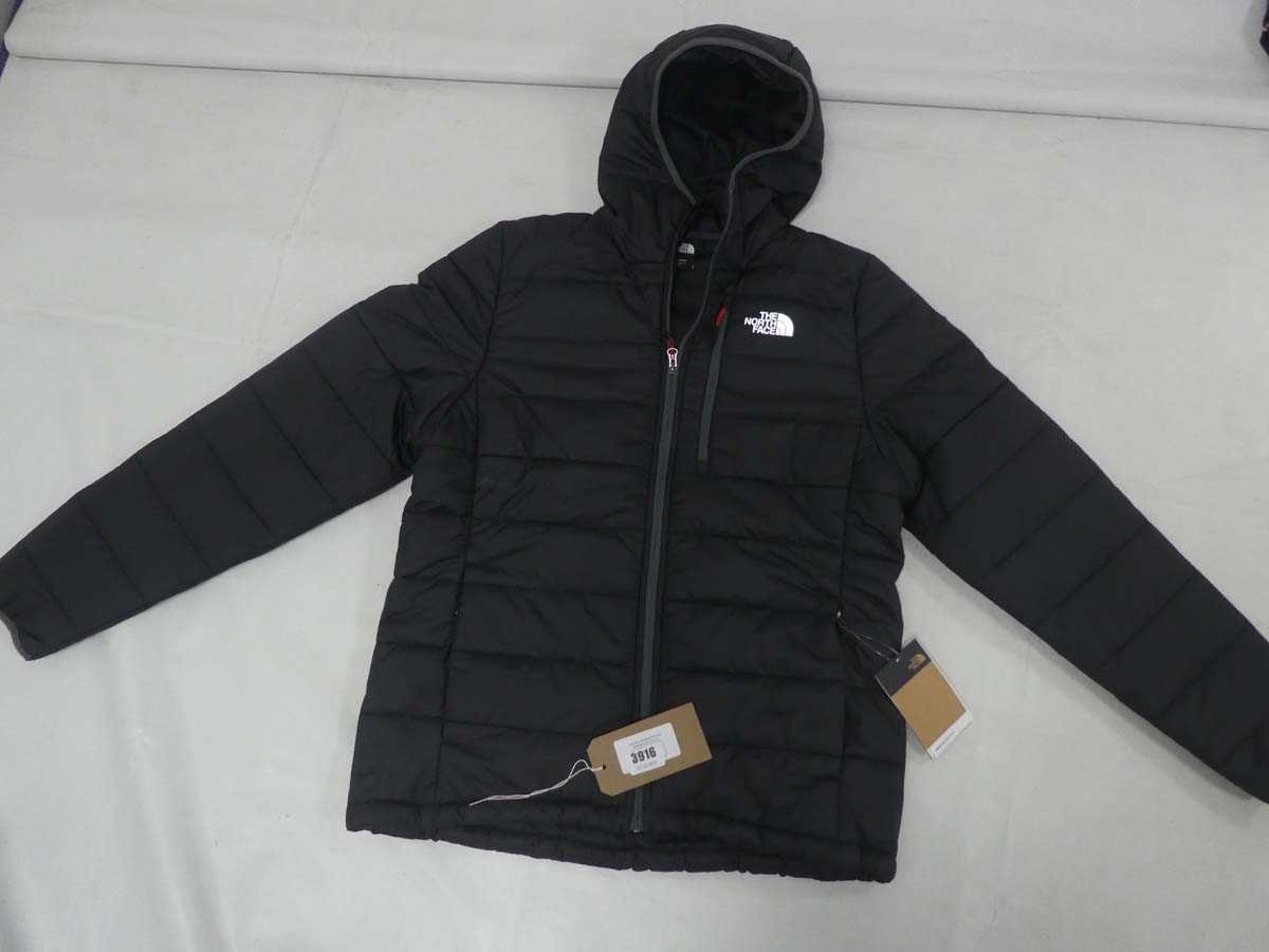 Lot 3916 - The North Face lungern jacket in black size