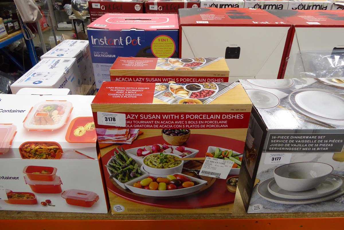 Lot 3178 2 Lazy Susans