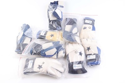 Lot 1057 - 3 x Anschutz 113 right-hand gloves (S,L,XL), 2...