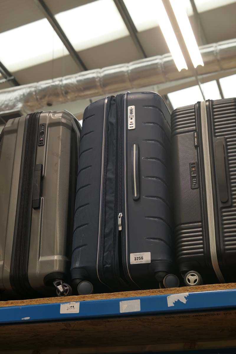 Lot 3256 2 large hard shelled suitcases
