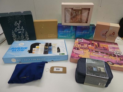 Lot 10 toiletry & fragrance gift sets including...