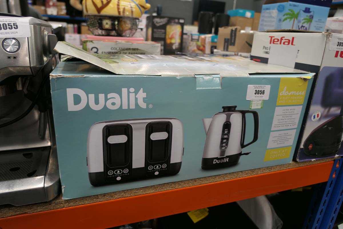 Lot 3056 Dualit 4 slice toaster and 1.5l kettle set