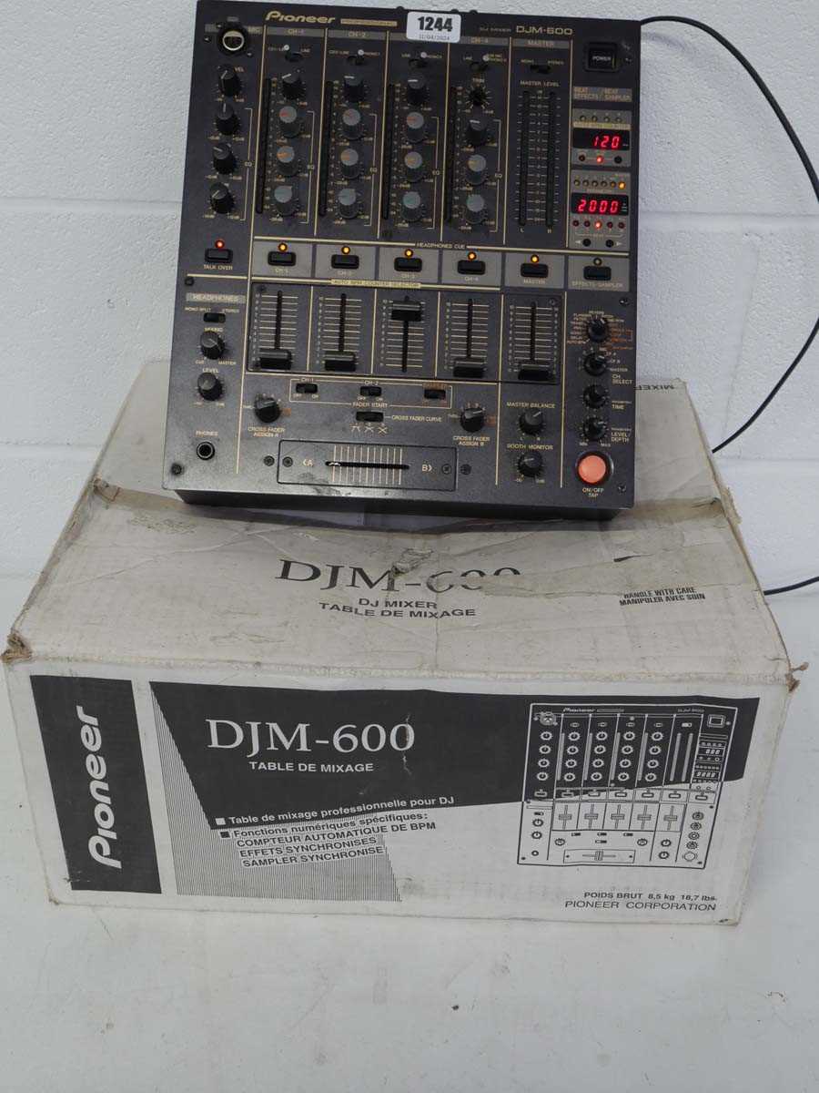 Pioneer DJ mixing console (DJM600) in box