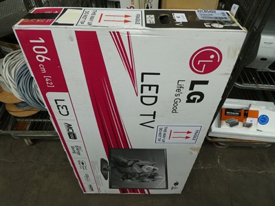 Lot 26 - LG 42" LED TV with box, 42LN540V
