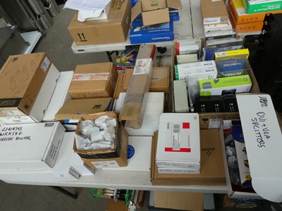 Lot 67 - Tabletop of assorted equipment including DRi...