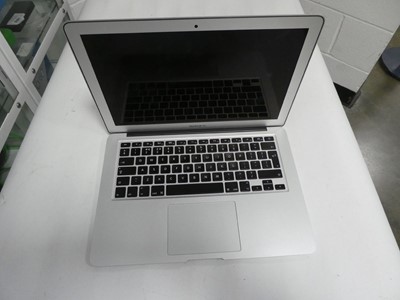 Lot 2016 - MacBook 13" Air 2015 A1466 Silver laptop with...