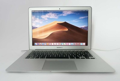 Lot 2017 - MacBook 13" Air 2015 A1466 Silver laptop with...