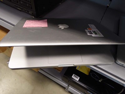 Lot 2020 - MacBook Pro 13" 2010 A1278 Silver laptop with...