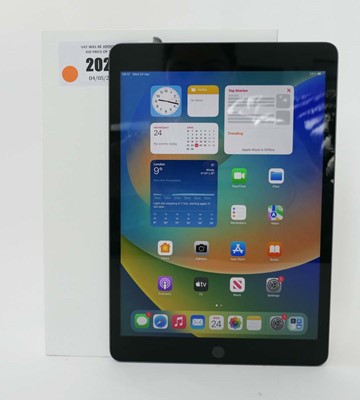 Lot 2029 - iPad 9th Gen A2602 256GB Space Grey tablet...