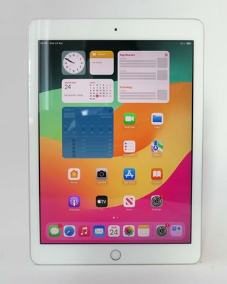 Lot 2053 - iPad 6th Gen 32GB White / Silver tablet