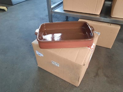 Lot 71 - Box containing 4 large rectangular oven dishes
