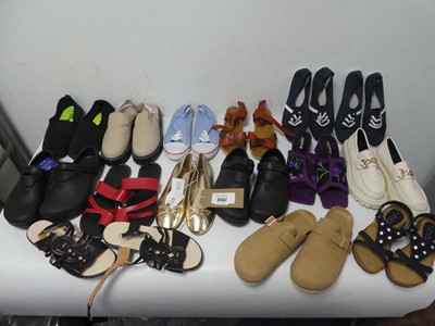 Lot 3567 - Bundle of ladies shoes of various styles and...