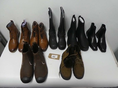 Lot 3570 - Bundle of men's boots of various styles and...