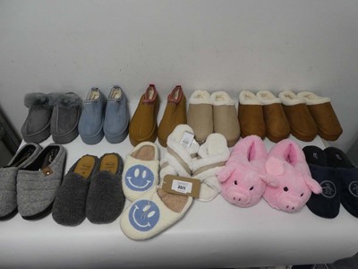 Lot 3571 - Bundle of slippers of various styles and sizes,...