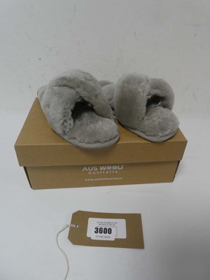 Lot 3600 - 1 x Aus Wooli slippers, UK 3