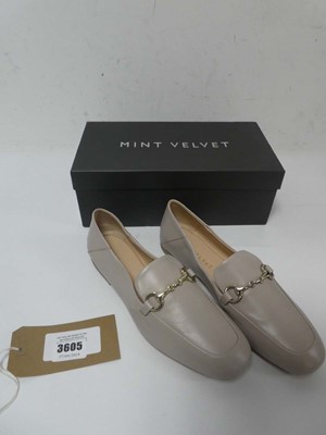 Lot 3605 - 1 x ladies Mint Velvet loafers, UK 7