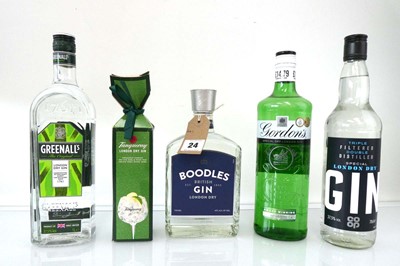 Lot 24 - 4 & a miniature bottles of Gin, 1x Boodles...