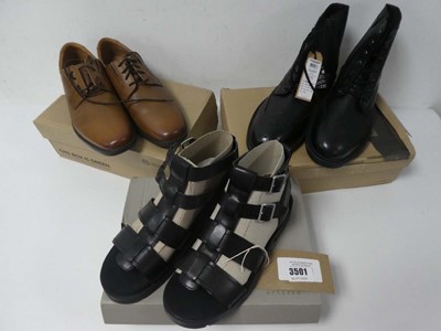 Lot Boxed pair of Clarks shoes, brown, UK 7 +...