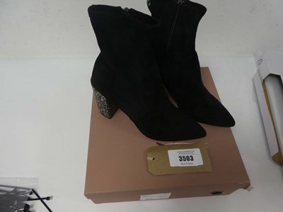 Lot Boxed pair of ladies Carvela heeled boots,...