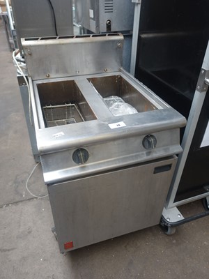 Lot 28 - 60cm Falcon twin tank fryer with 2 baskets