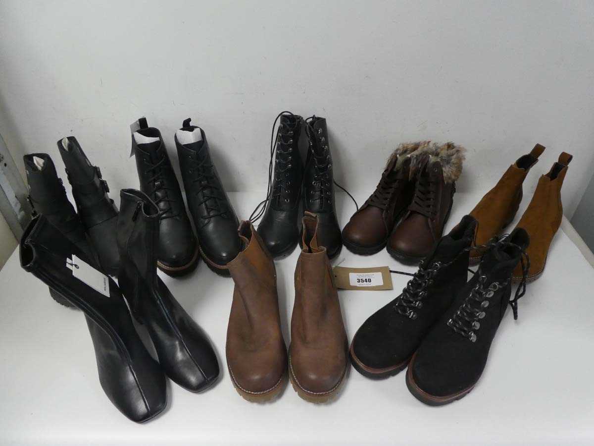 Lot 3540 - 8 pairs of ladies ankle boots of various...