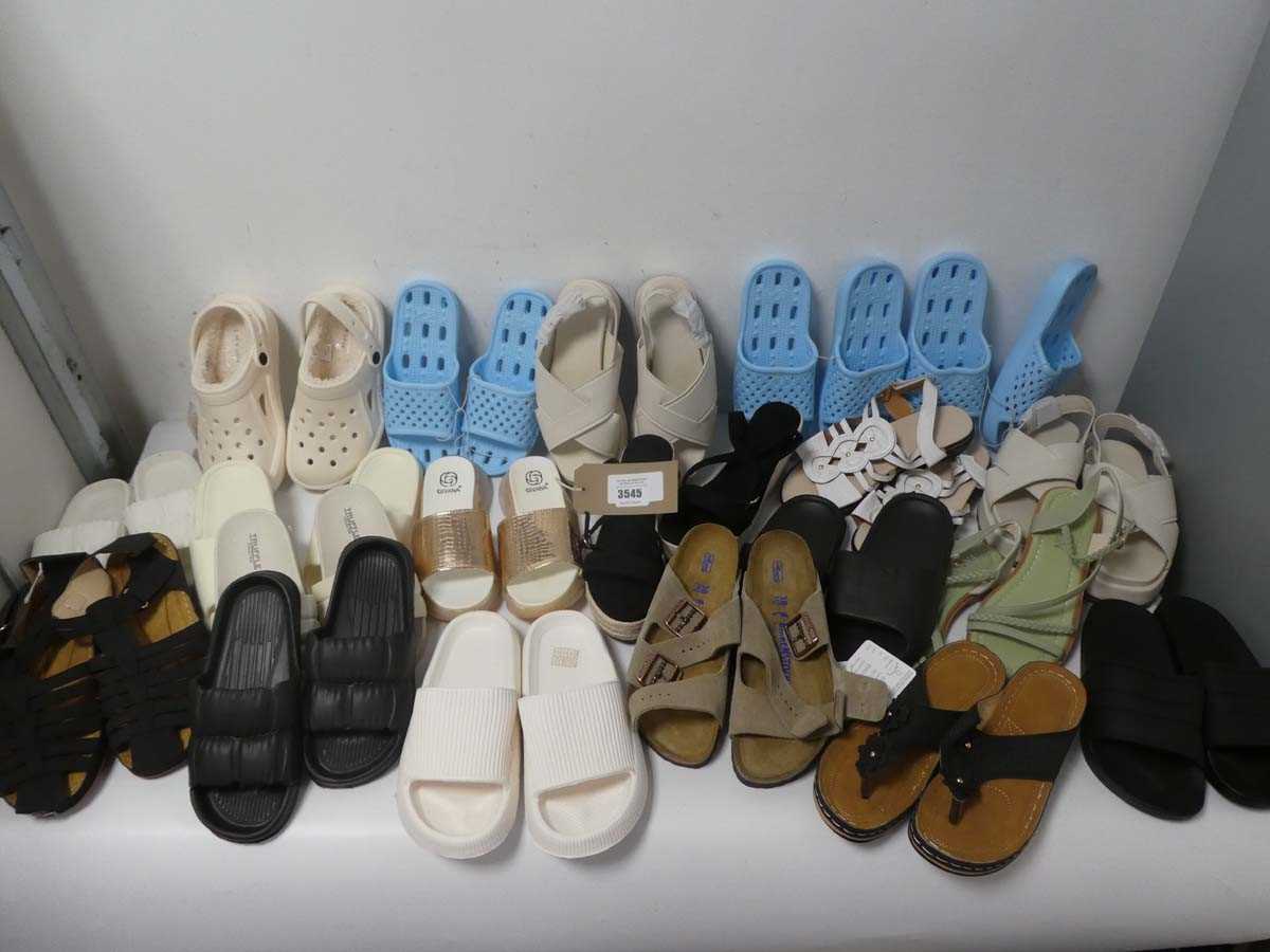 Lot 3545 - 20 pairs of ladies sandals/slides of various...