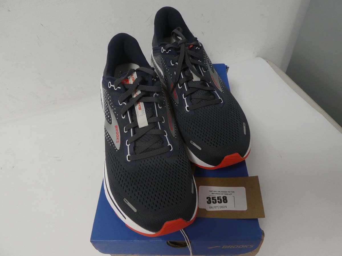 Lot 3558 - Boxed pair of men's Brooks trainers,...