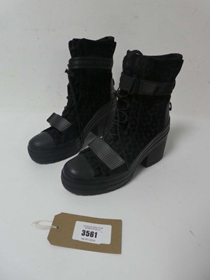 Lot Pair of ladies Converse heeled boots, black, UK 8