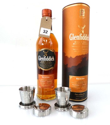 Lot 32 - A bottle of Glenfiddich 14 Year Old Rich Oak...