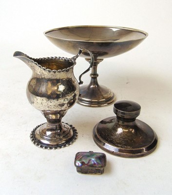 Lot 407 - A collection of silver items to include a...