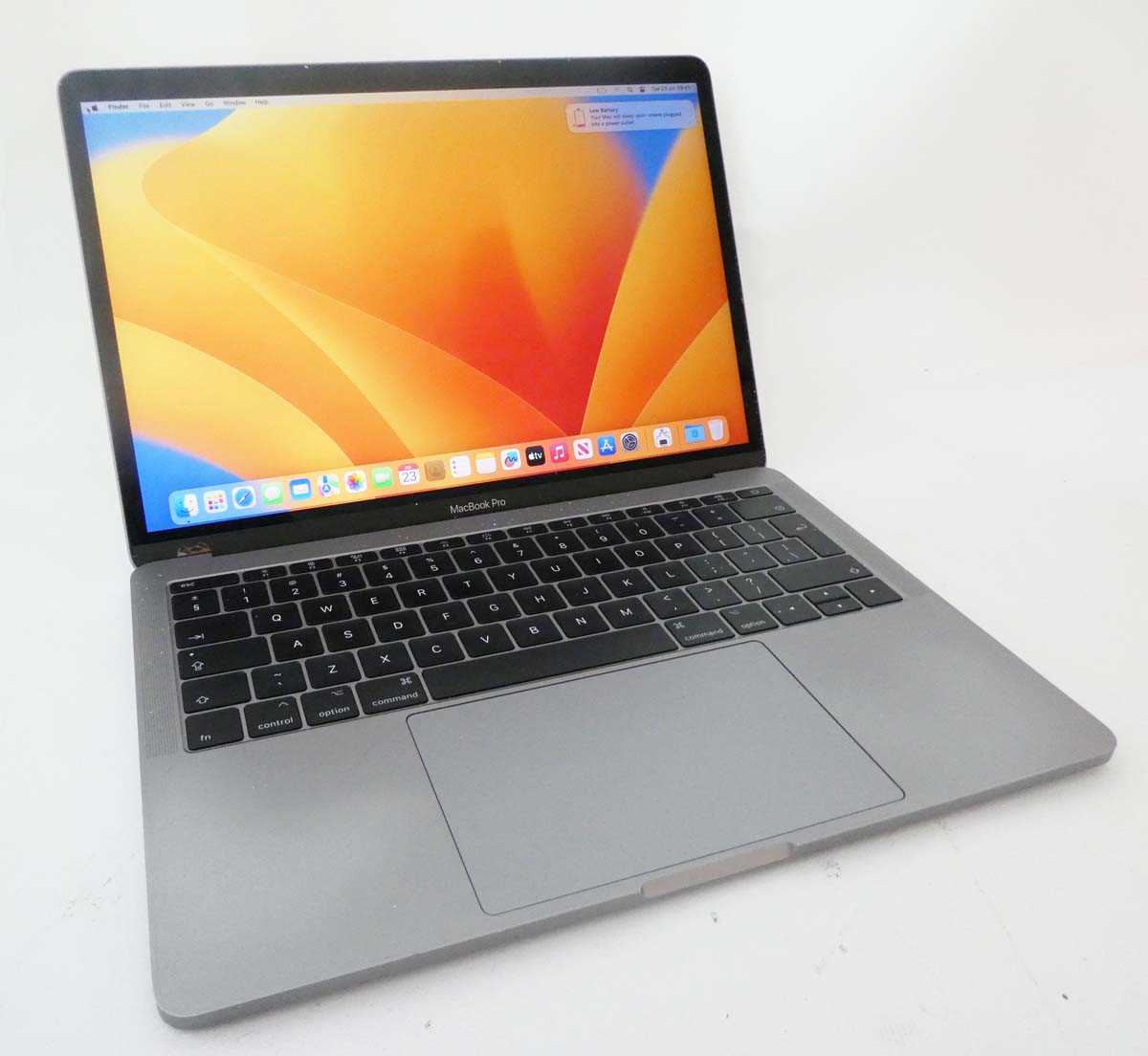 Lot 2013 - MacBook Pro 13" 2017 A1708 Space Grey laptop...