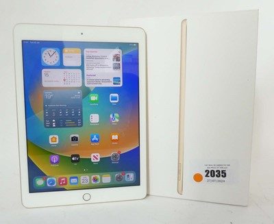 Lot 2035 - iPad 128GB A1822 Gold tablet with box