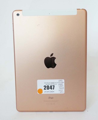 Lot 2047 - iPad 6th Gen 32GB WiFi/Cell A1954 Gold tablet