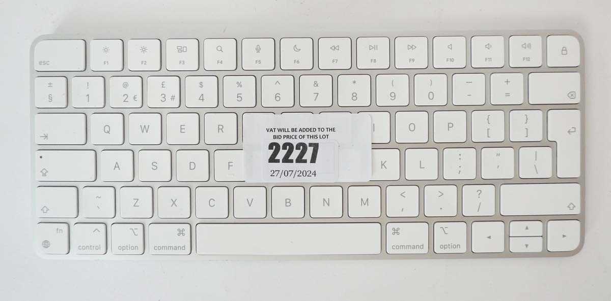 Lot 2227 - Apple Magic Keyboard A2450
