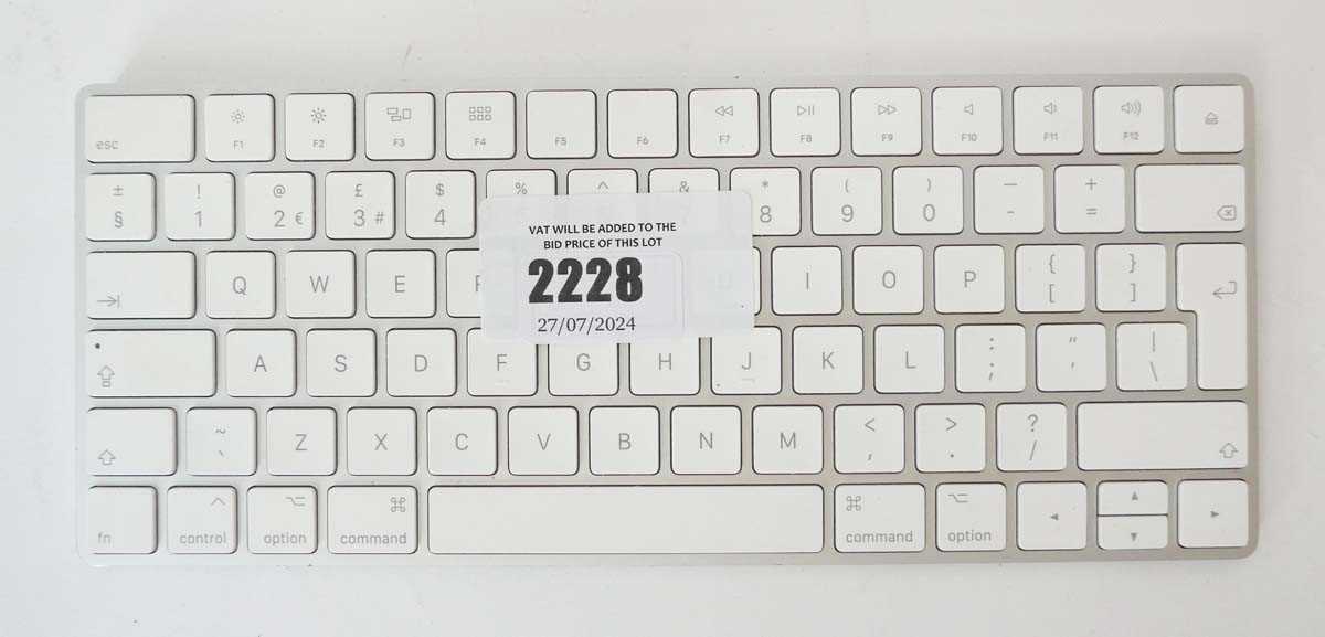 Lot 2228 - Apple Magic Keyboard A1644