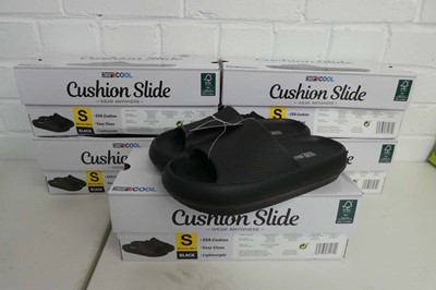 Lot 1298 - X5 boxed pairs of 32 degrees cool cushion...