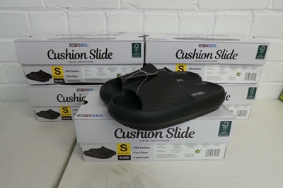 Lot 1302 - X5 boxed pairs of 32 degrees cool cushion...