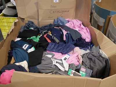 Lot 1035 - Pallet of mixed new/used clothing