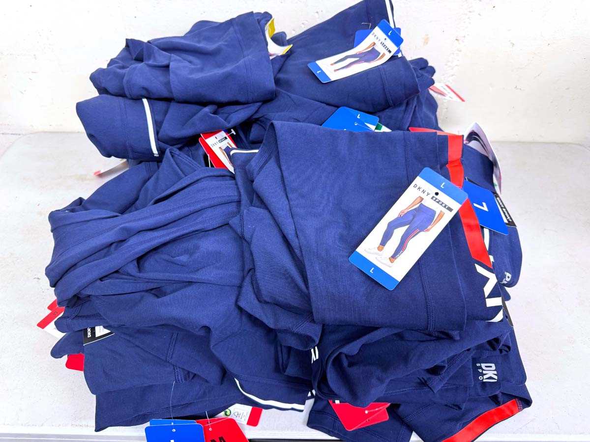 Lot 1048 - Approx 53x pairs DKNY Sport leggings, navy,...