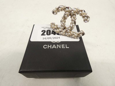 Lot 2049 - Chanel Twisted Pearl brooch