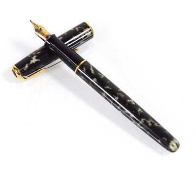 Lot 106 - A Parker 'Sonnet' marbled fountain pen with an...