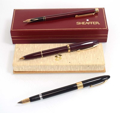 Lot 109 - A group of three Sheaffer/Sheaffer's fountain...