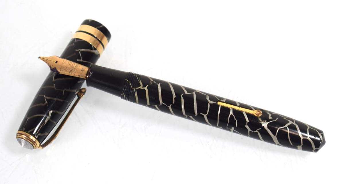 Lot 116 - A Conway Stewart 'Duro' fountain pen with a...