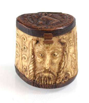 Lot 139 - A (?)Prisoner of War carved bone snuff box...