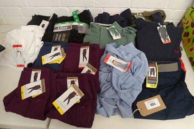 Lot 1055 - Approx. 20 items of mens and womens clothing...